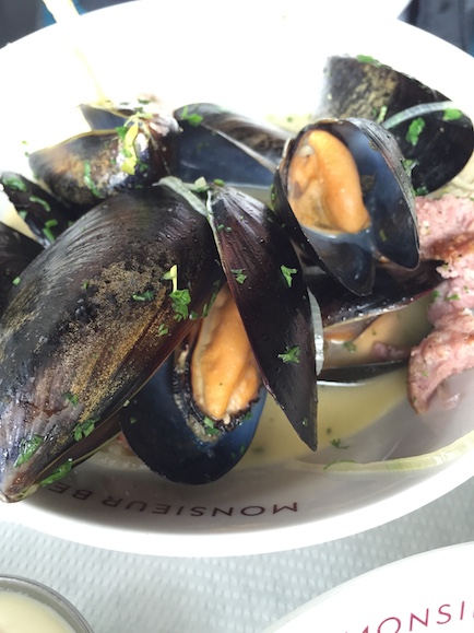 Mussels and garlic sausage