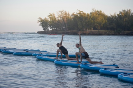 sunrise_paddleboard_yoga